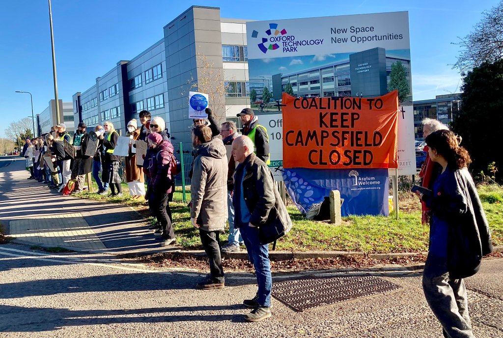 Protesters lining the main road outside Campsfield House in November 2024. Image via Coalition to Keep Campsfield Closed.  Image via Coalition to Keep Campsfield Closed