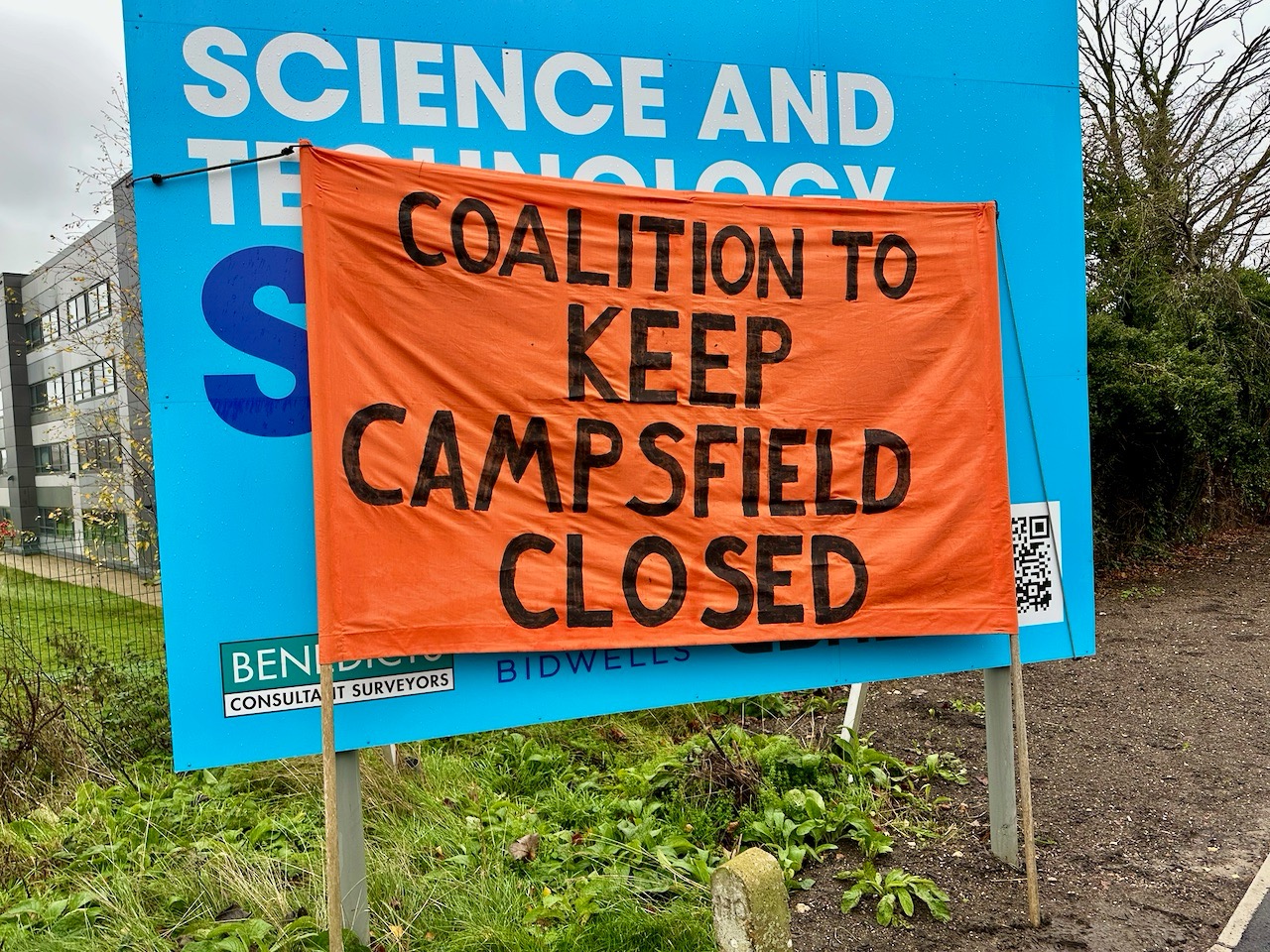 Image of banner with text: "Coalition to Keep Campsfield Closed" at the protest outside Campsfield House