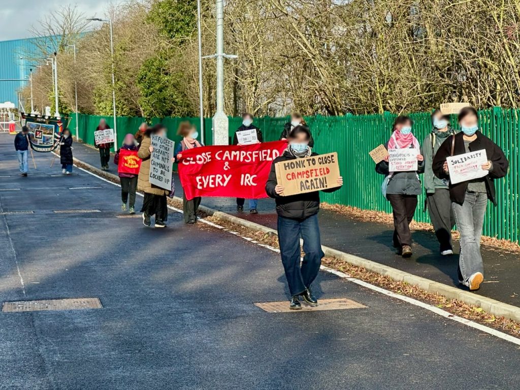 Protestors moving towards the detention centre